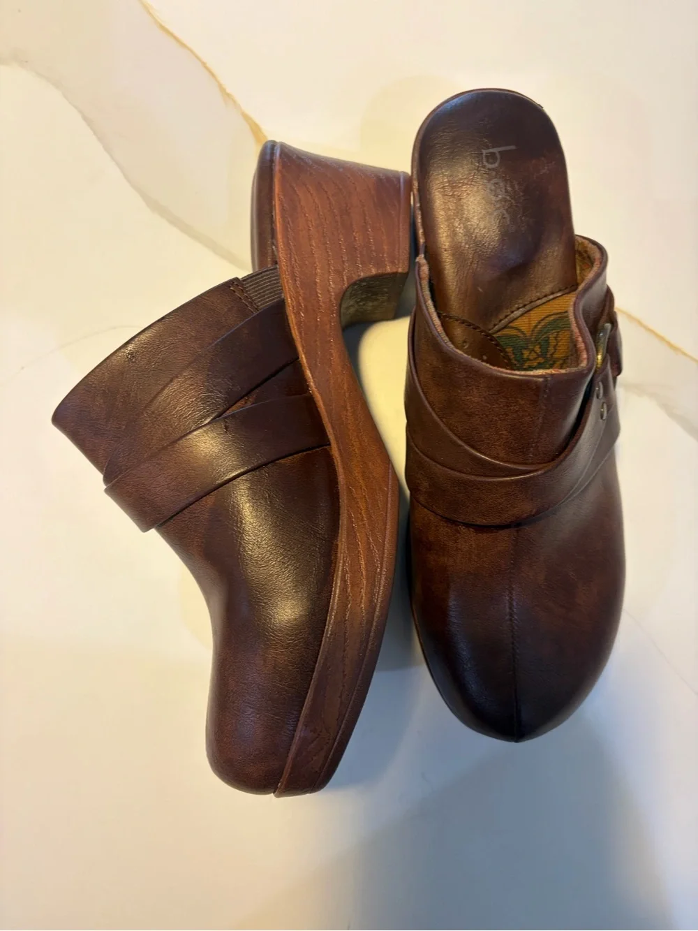b.o.c. Born Concept Brown Leather Clogs Mules Women’s Size 9 Buckle Comfort